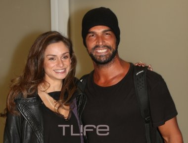 N.Αναδιώτης: Τρυφερά φιλιά και αγκαλιές με τη σύζυγό του, μετά την επιστροφή του από το Nomads! (φωτό)